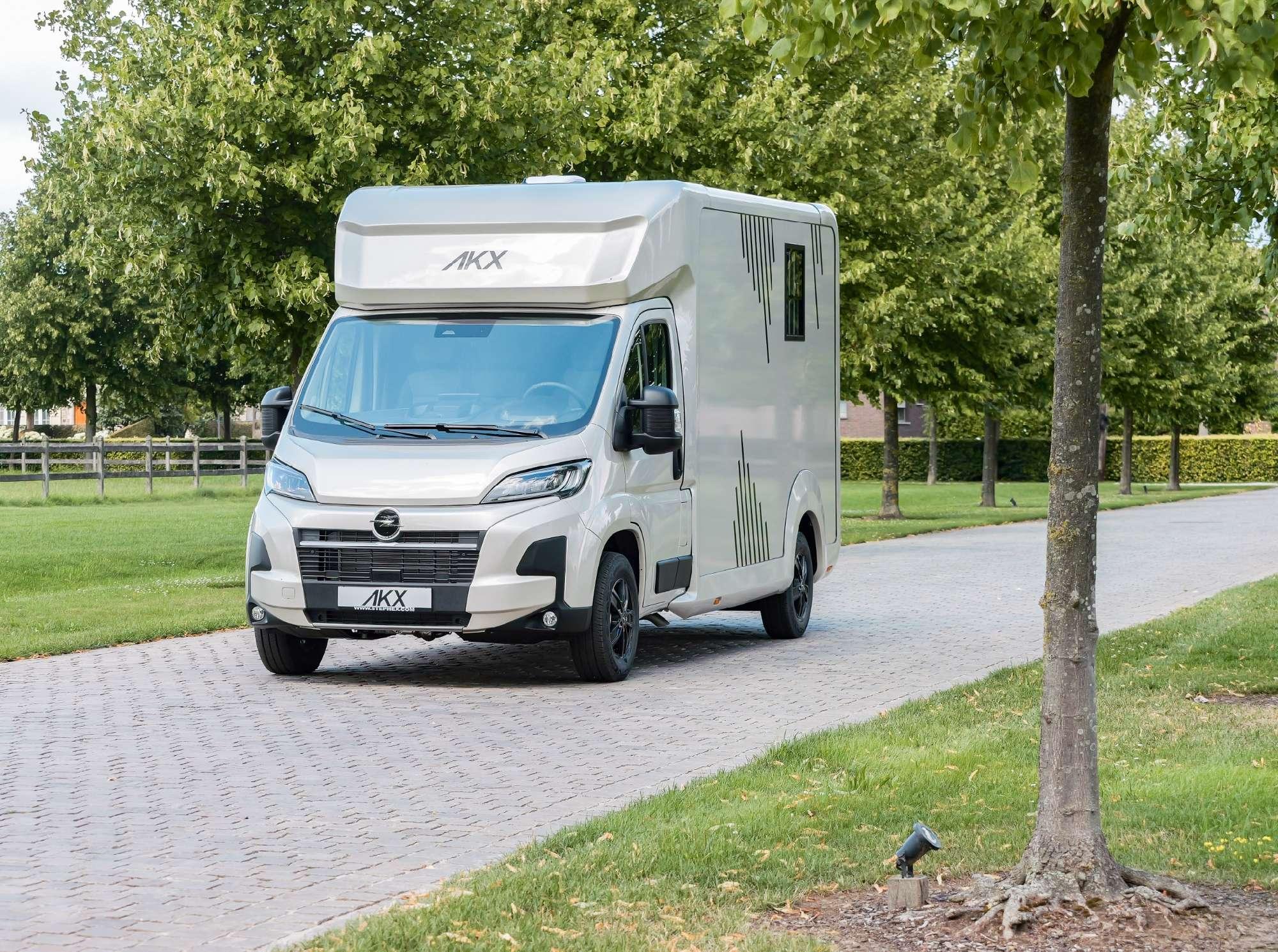 AKX SINGLE CABIN OPEL MOVANO STALLION LAYOUT