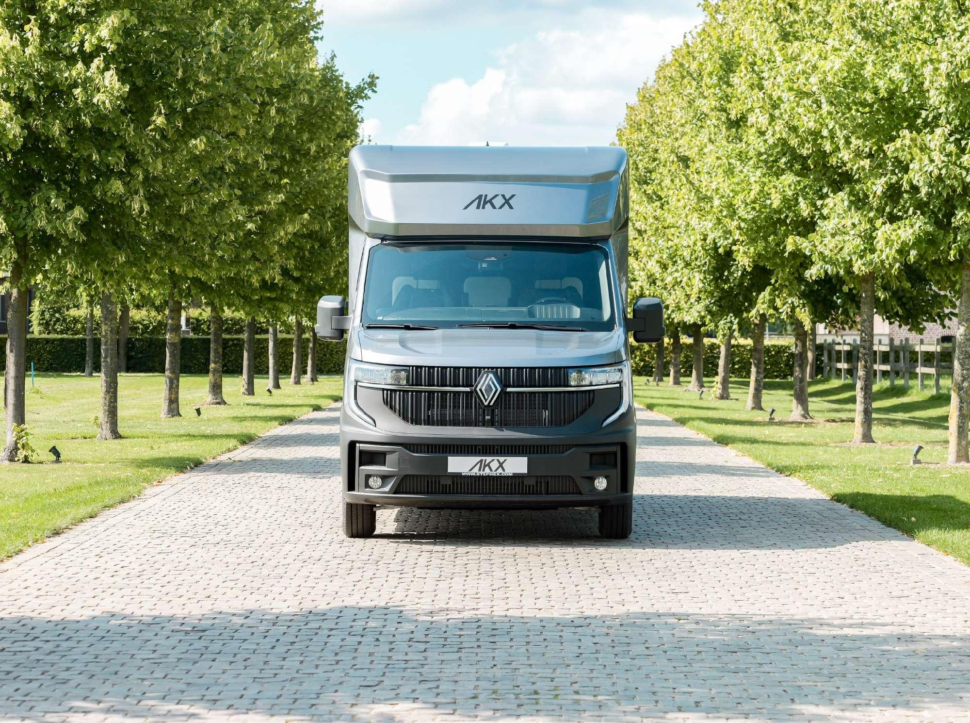AKX DOUBLE CABIN RENAULT MASTER STALLION LAYOUT