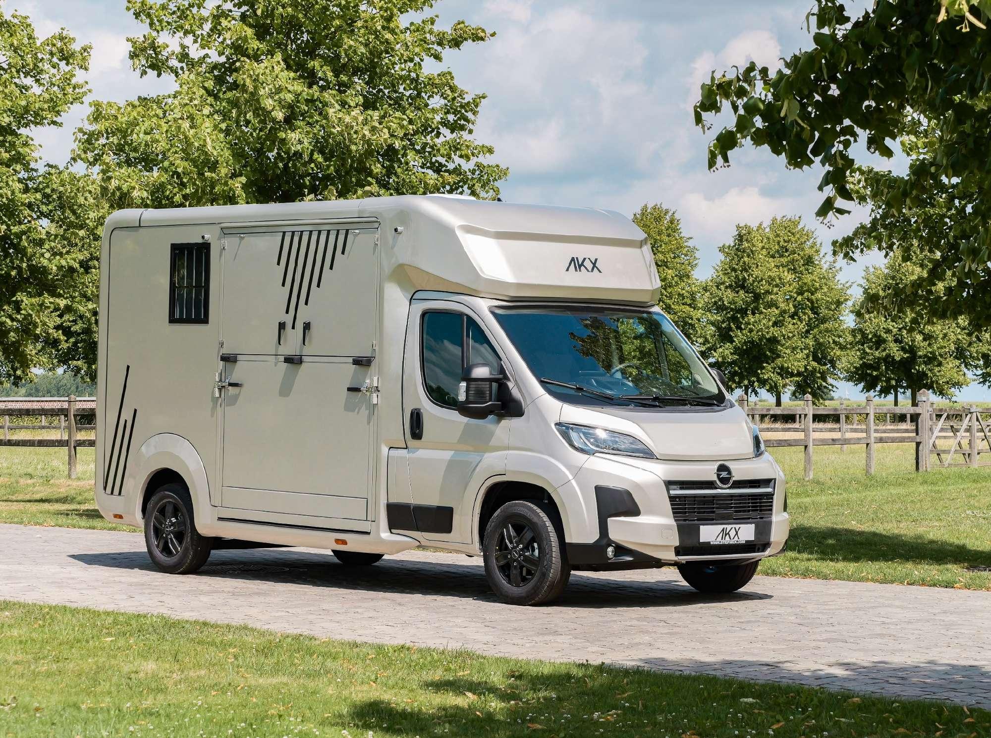 AKX SINGLE CABIN OPEL MOVANO STALLION LAYOUT